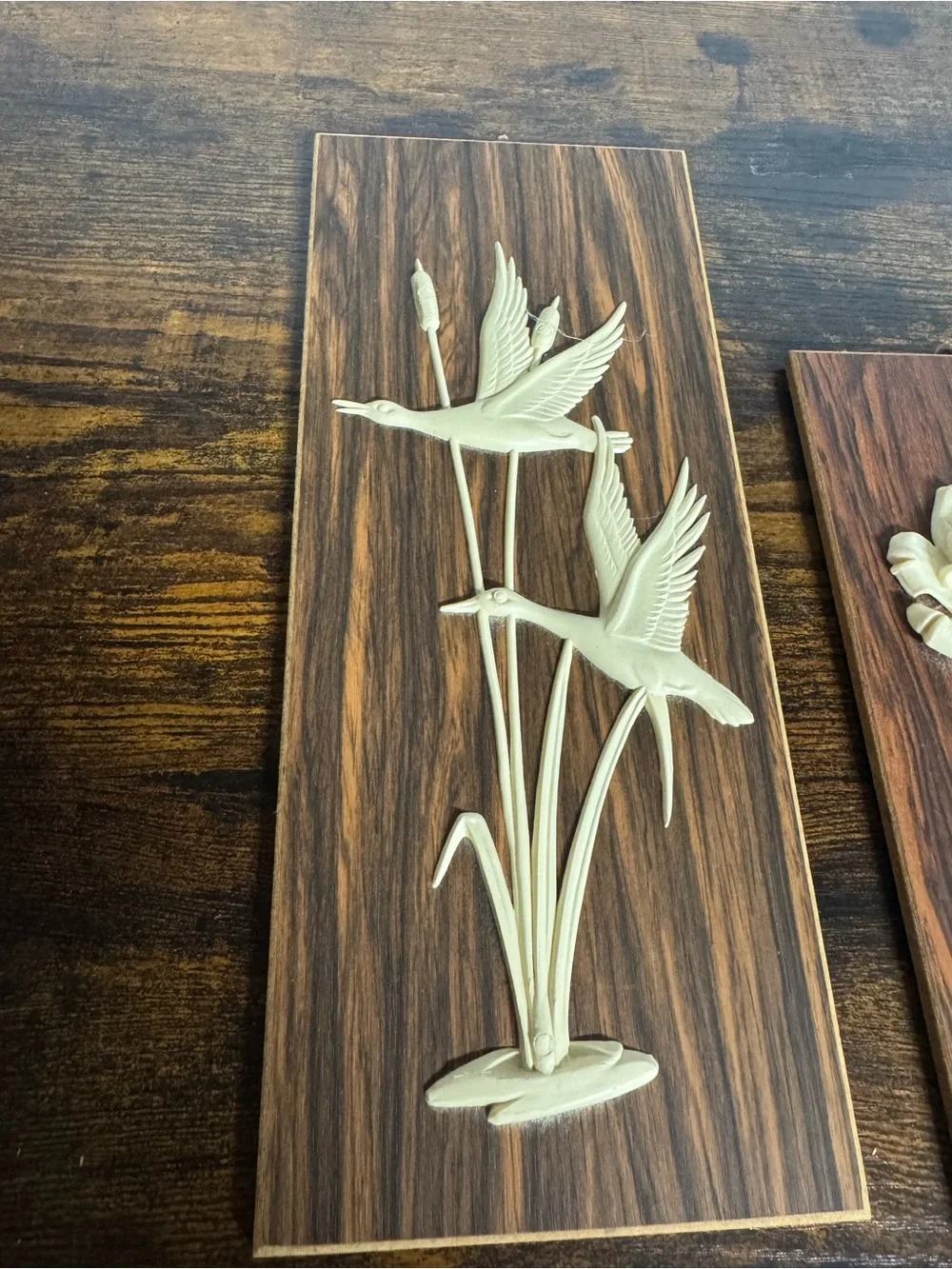 Wood-Grain Floral & Crane Wall Plaques - Cream on Brown